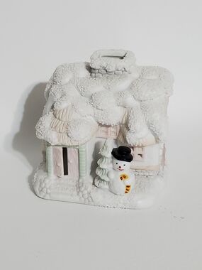 Play by Play Novelties Ceramic Snowy Cottage Tealight Holder Snowman